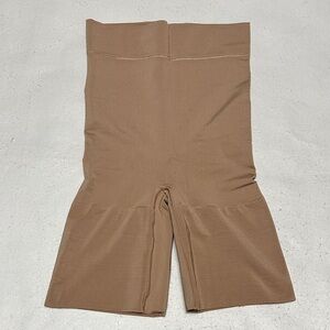 NWOT Secret by Victoria Secret High-Waist Thigh Shaper in Nude size M